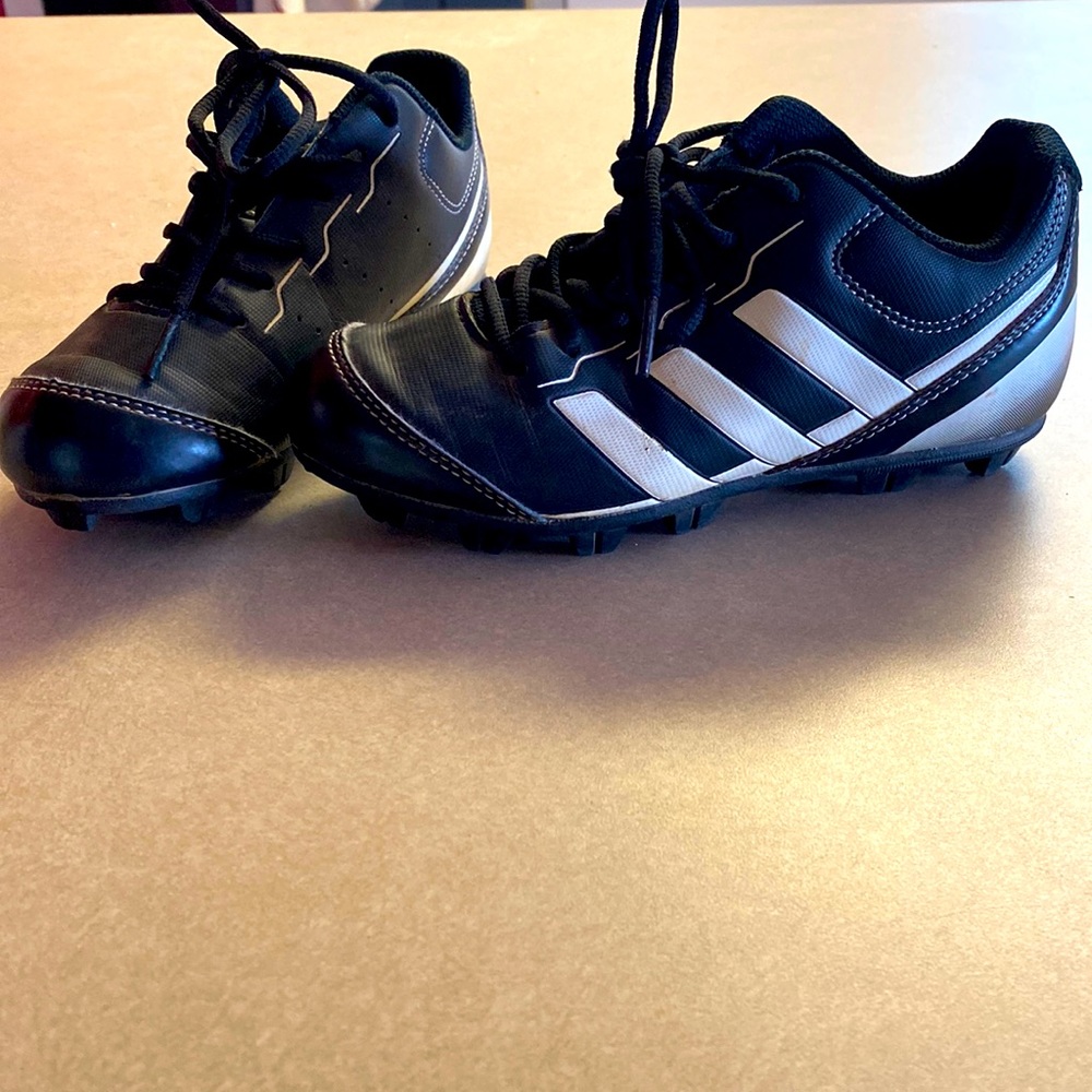 Sz. 1 Adidas cleats EUC